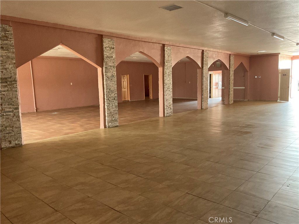 254 S Mount Vernon Avenue Property Photo 6