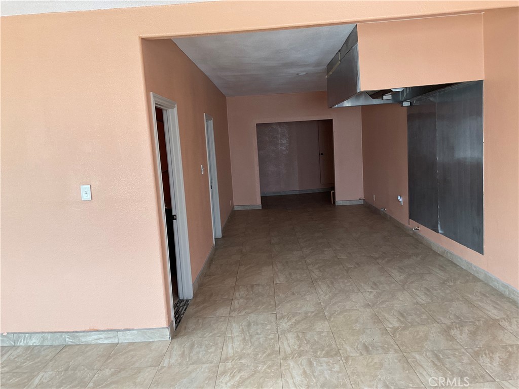 254 S Mount Vernon Avenue Property Photo 8