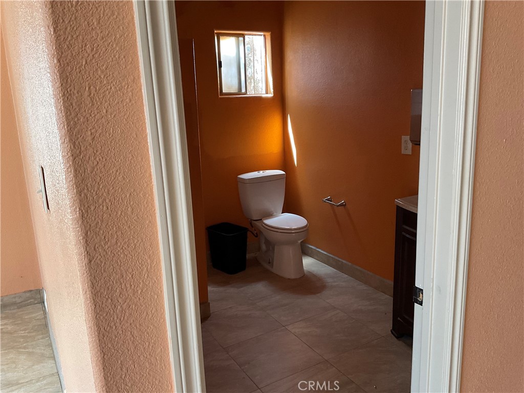 254 S Mount Vernon Avenue Property Photo 9