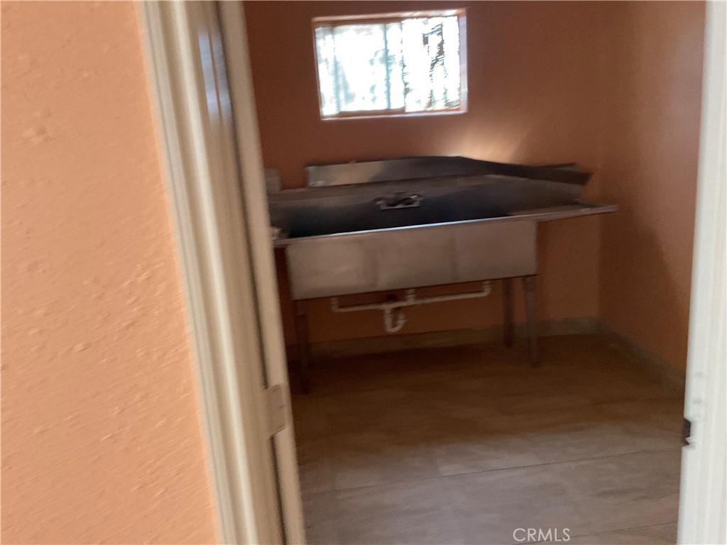 254 S Mount Vernon Avenue Property Photo 10