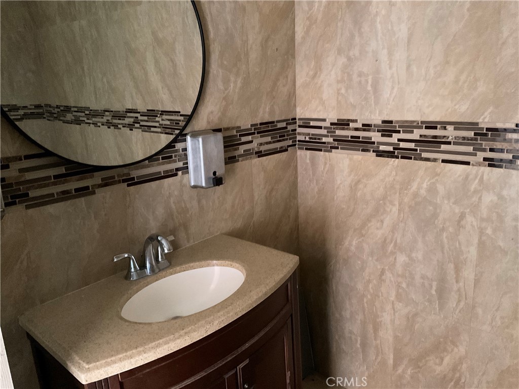 254 S Mount Vernon Avenue Property Photo 14