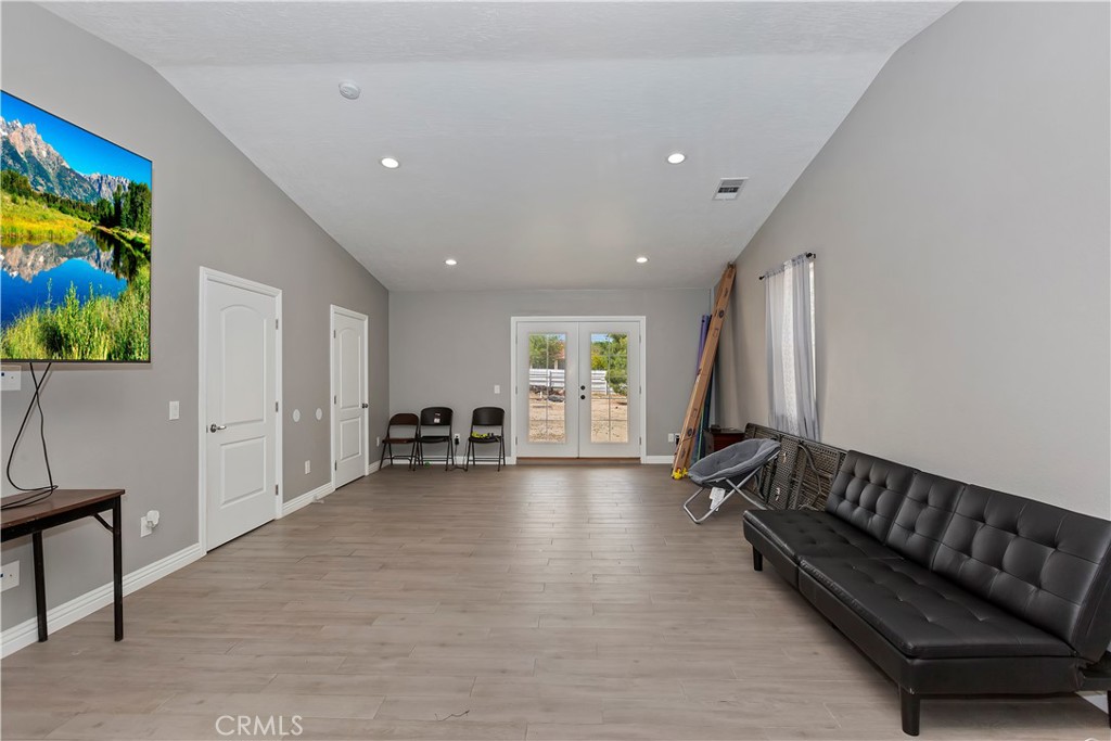 18060 Walnut Street Property Photo 12