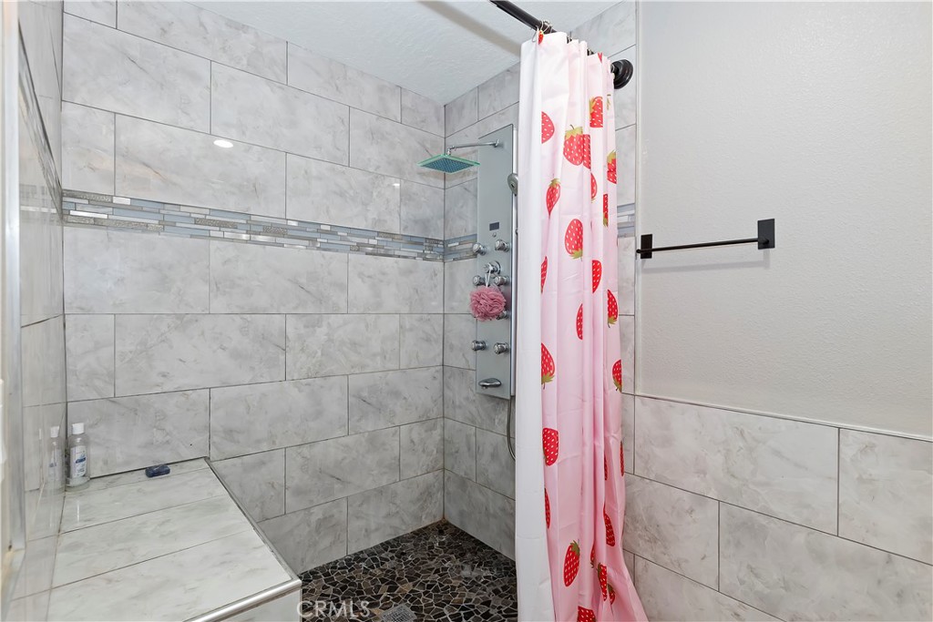 18060 Walnut Street Property Photo 14