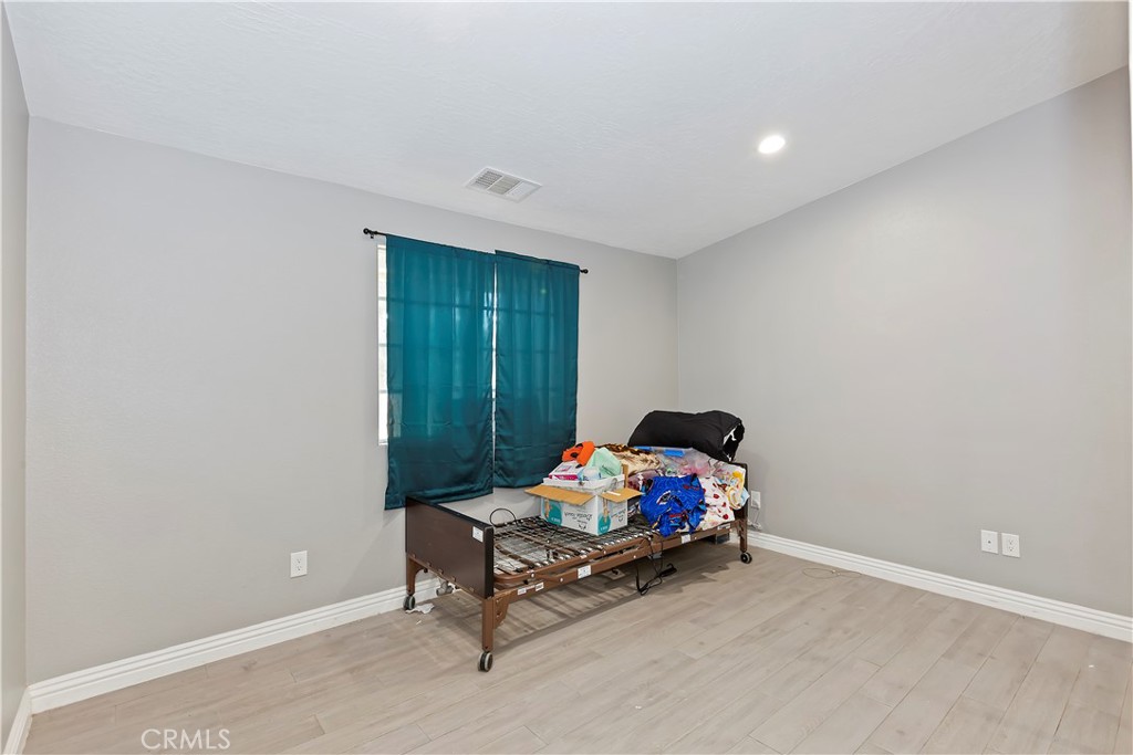 18060 Walnut Street Property Photo 16