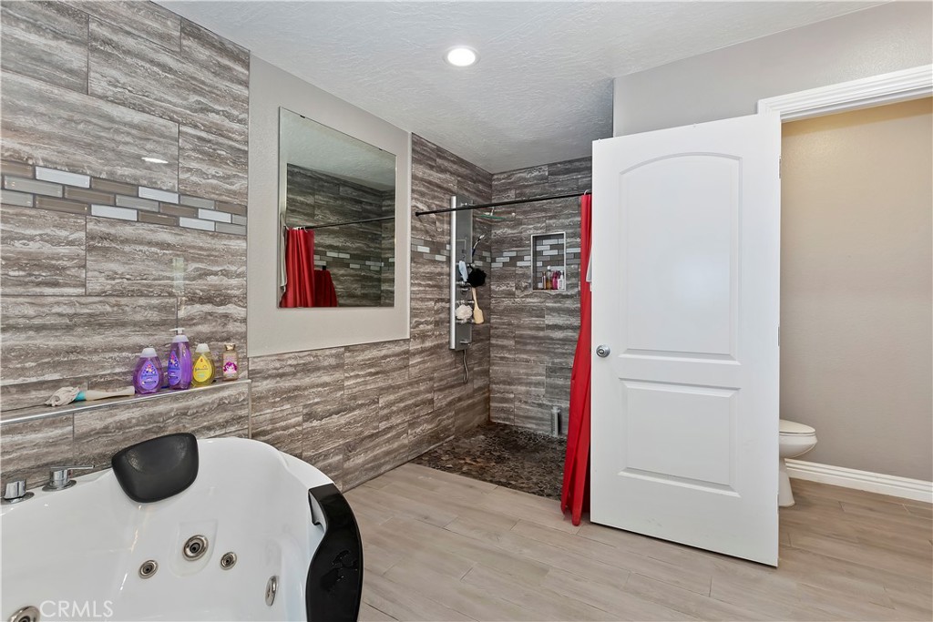 18060 Walnut Street Property Photo 21