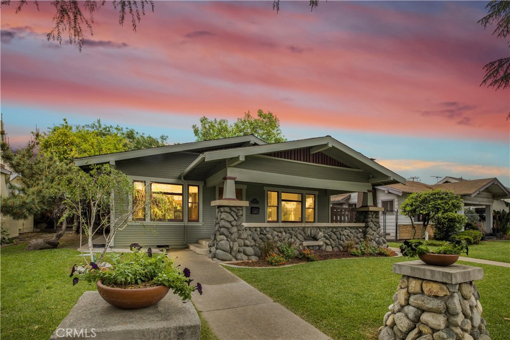 2433 3rd Street Property Photo
