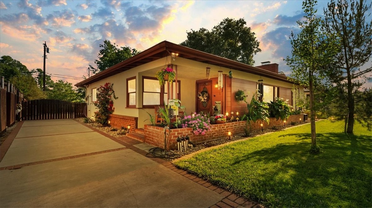 750 W 8th Street Property Photo