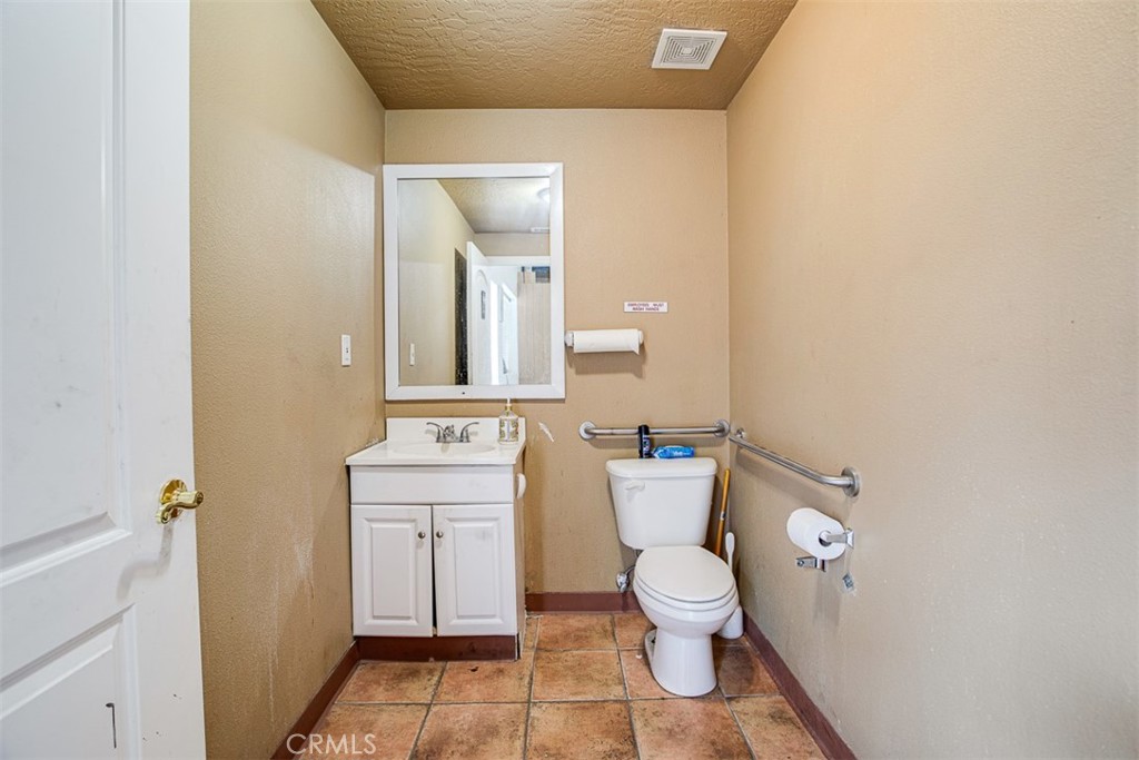 16175 Yucca Street Property Photo 10