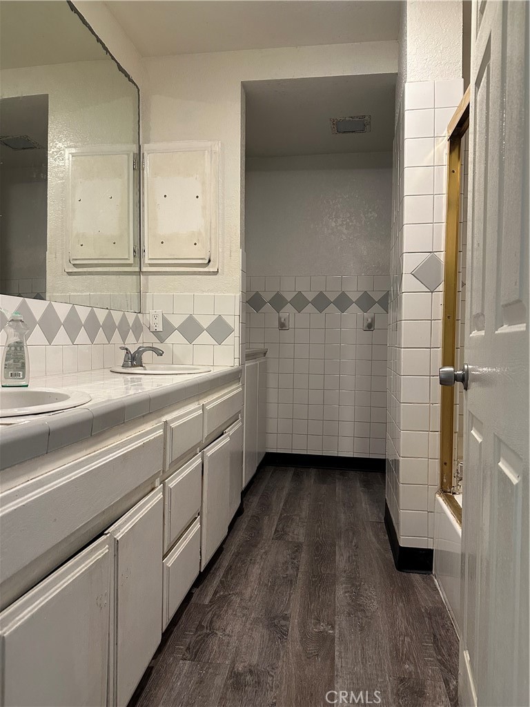10123 Finch Avenue Property Photo 16
