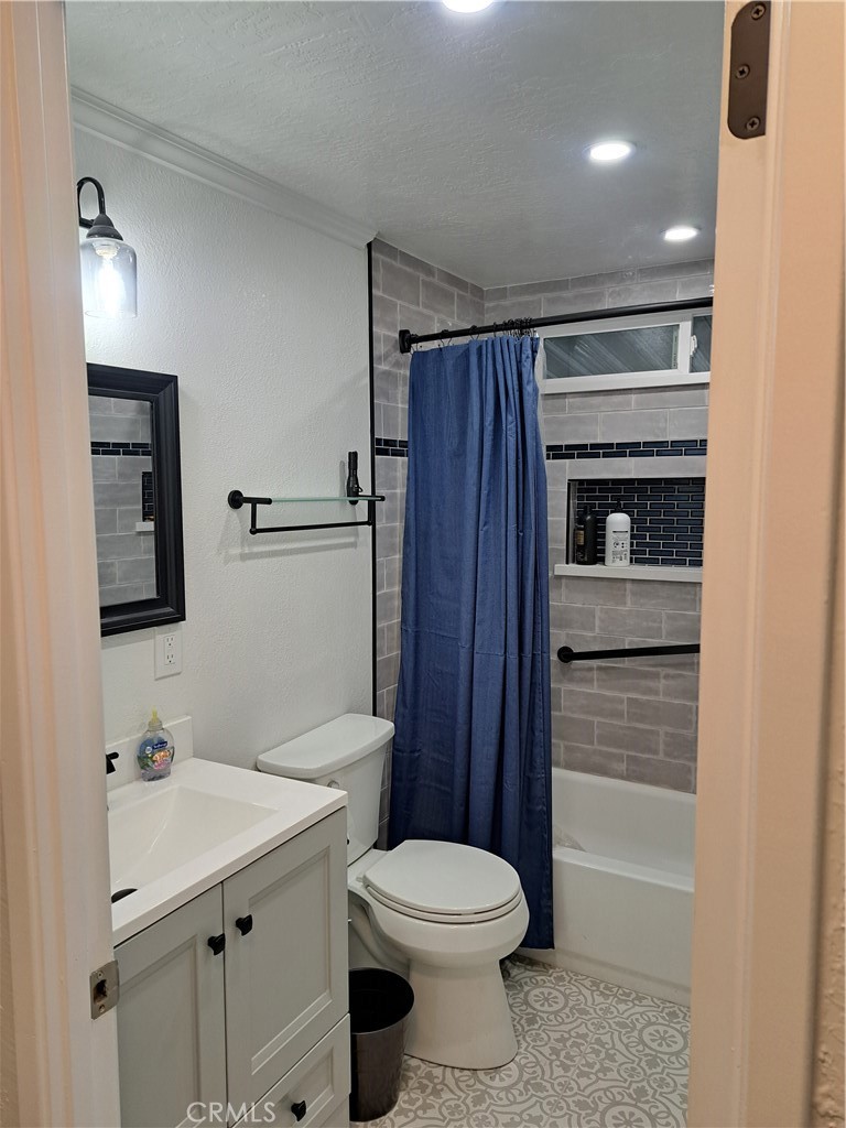 2498 Ayala Drive 136 Property Photo 20