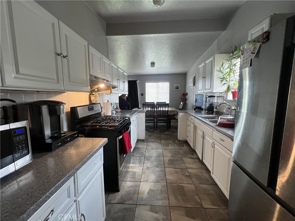 527 E King Street Property Photo 12