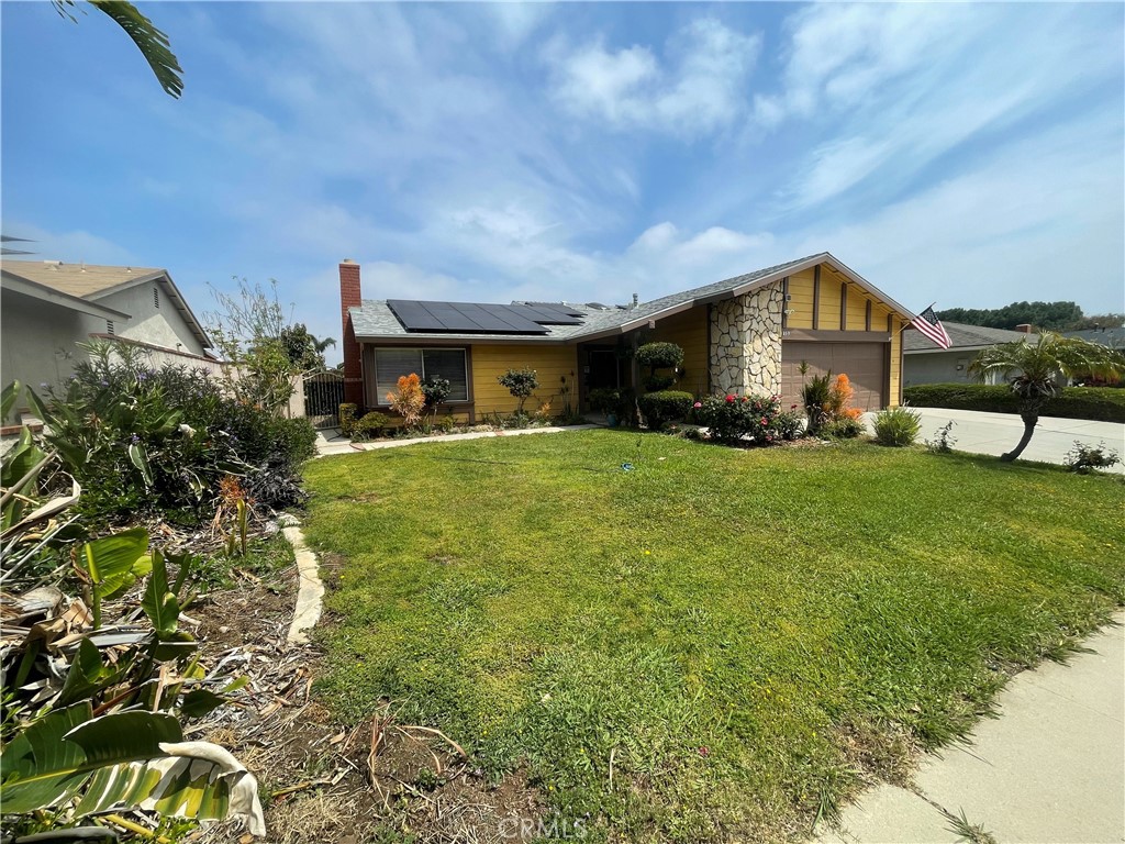 853 W Crestview Street Property Photo 3