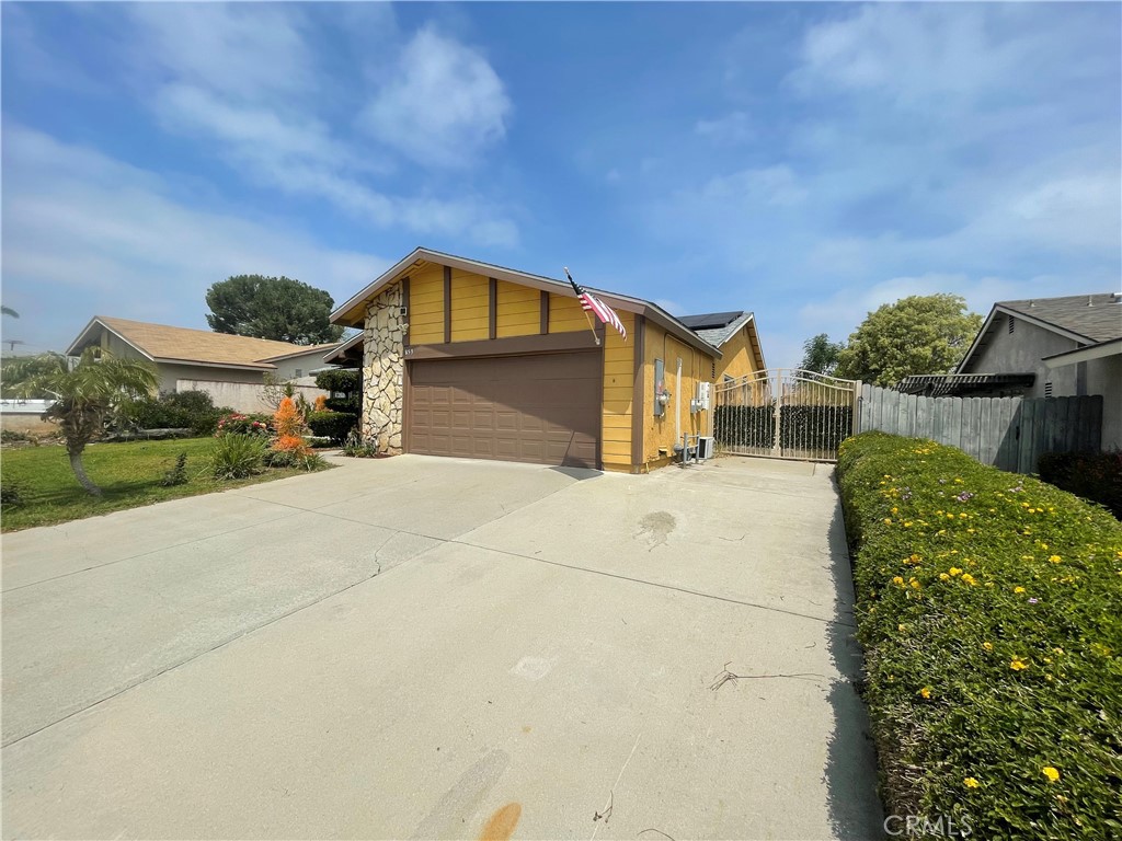 853 W Crestview Street Property Photo 4