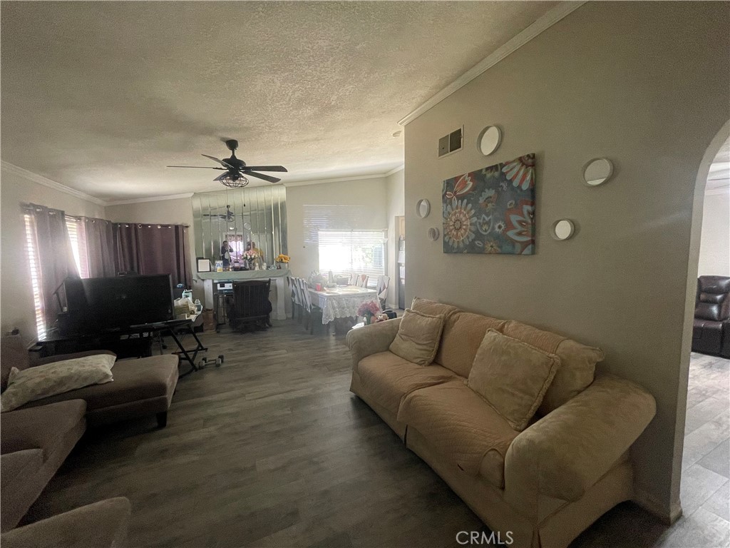 853 W Crestview Street Property Photo 6