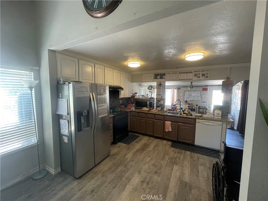 853 W Crestview Street Property Photo 7