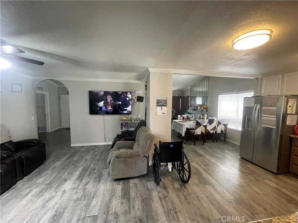 853 W Crestview Street Property Photo 10