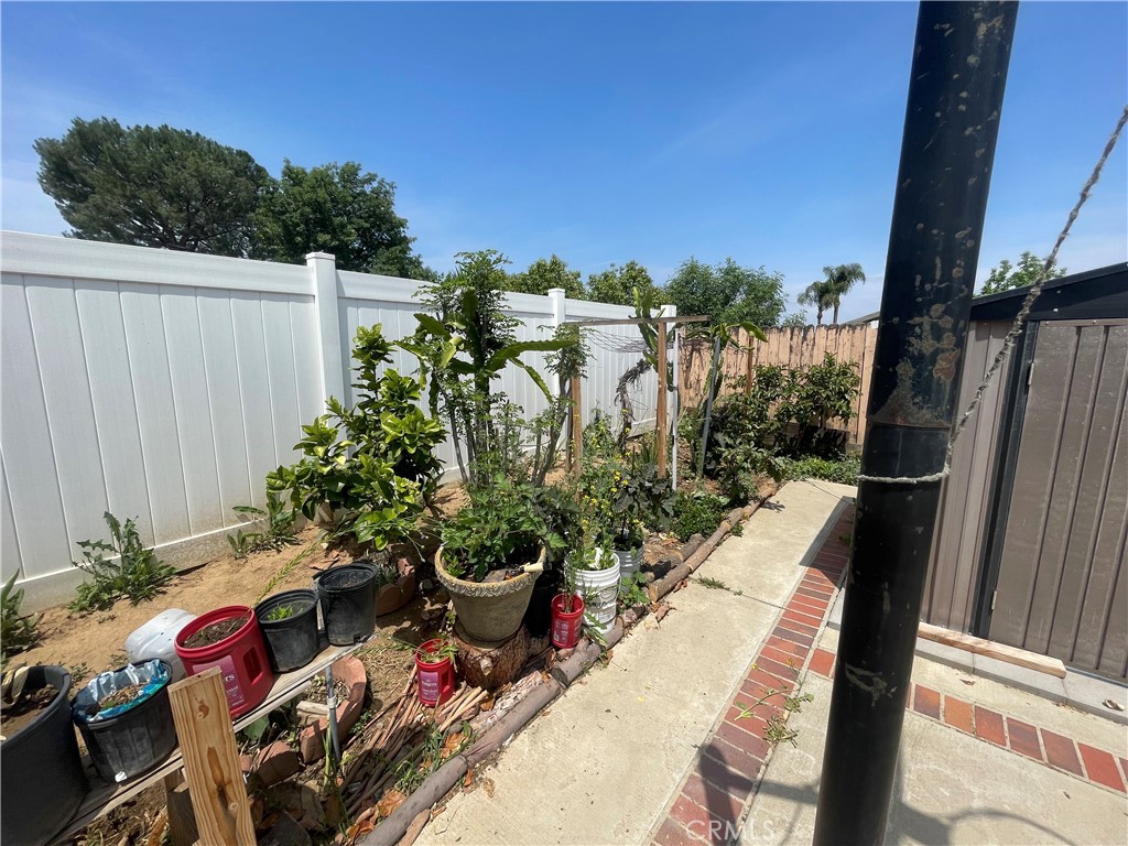 853 W Crestview Street Property Photo 20