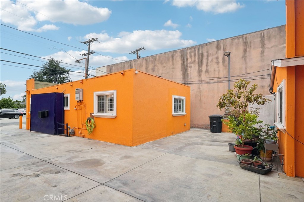 10240 Atlantic Avenue Property Photo 3