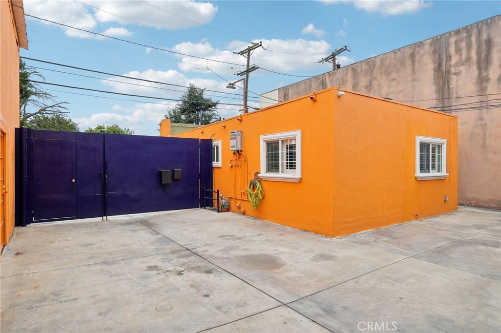 10240 Atlantic Avenue Property Photo 4