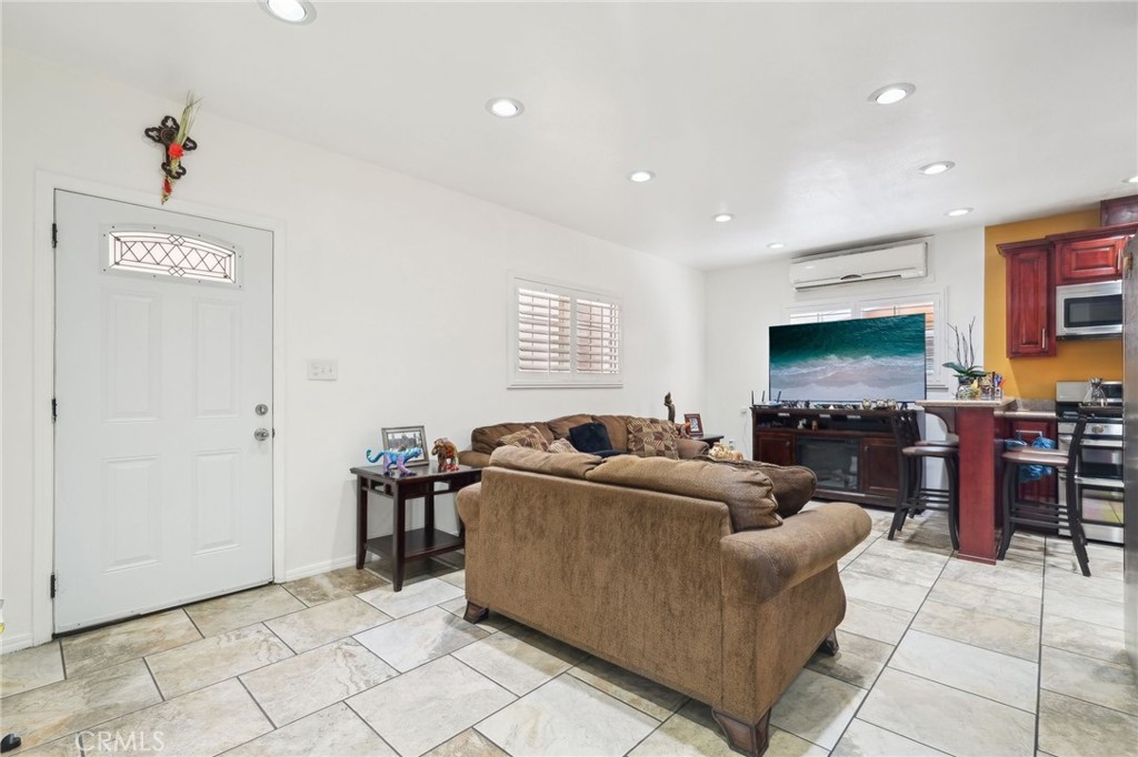 10240 Atlantic Avenue Property Photo 6