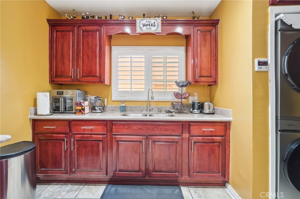 10240 Atlantic Avenue Property Photo 13