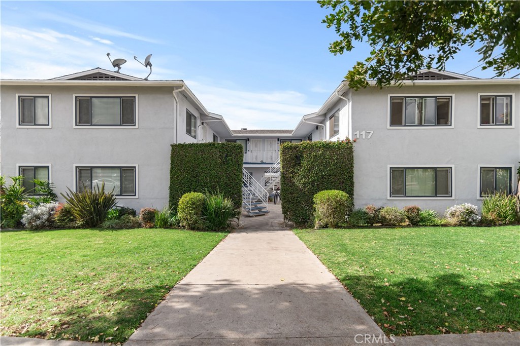 117 S Ivy Avenue D Property Photo 1