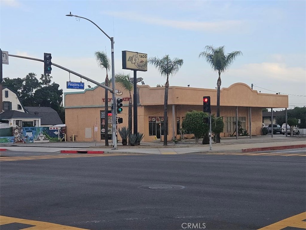 502 E Foothill Boulevard Property Photo 1