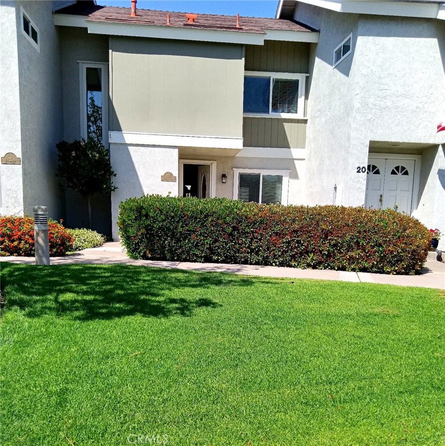 18 Goldenbush Property Photo 1