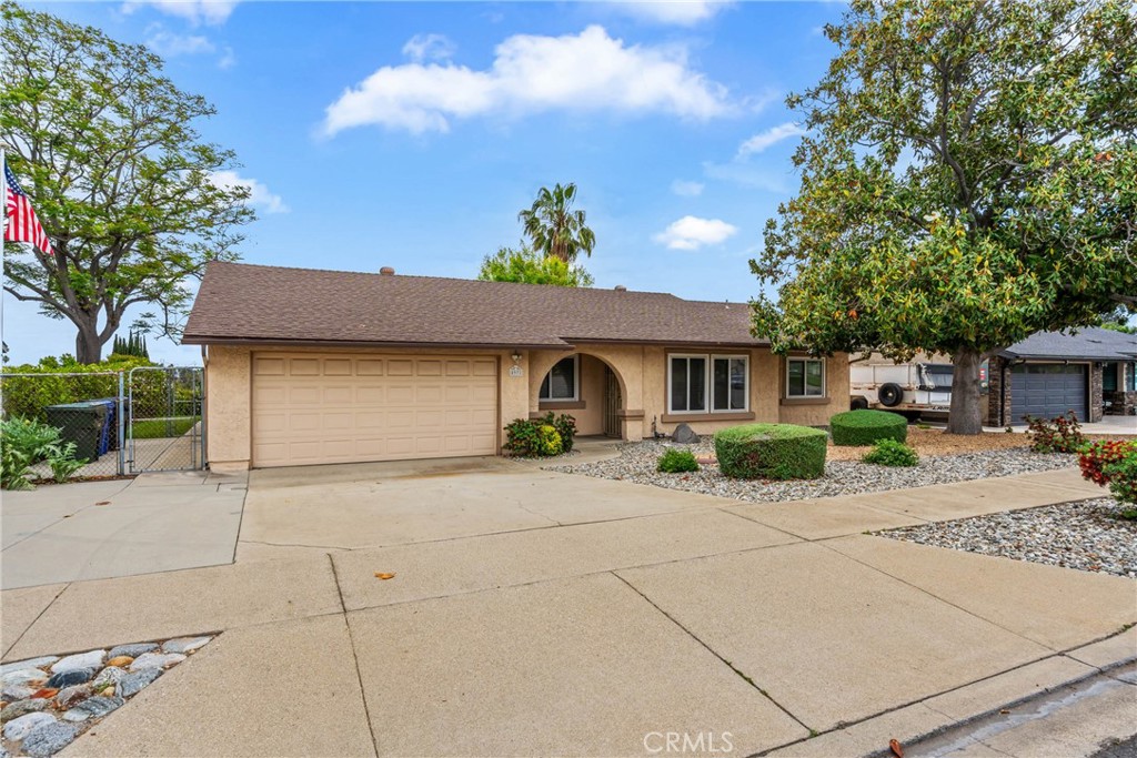 8971 Hemlock Street Property Photo