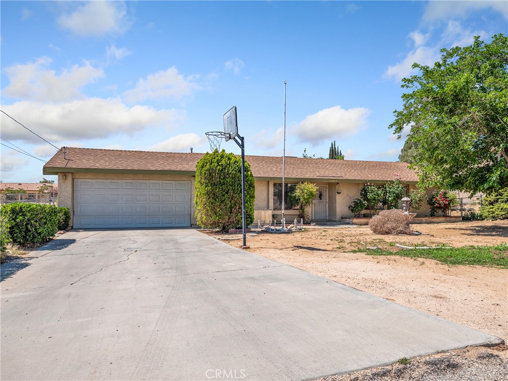 17949 Catalpa Street Property Photo 1