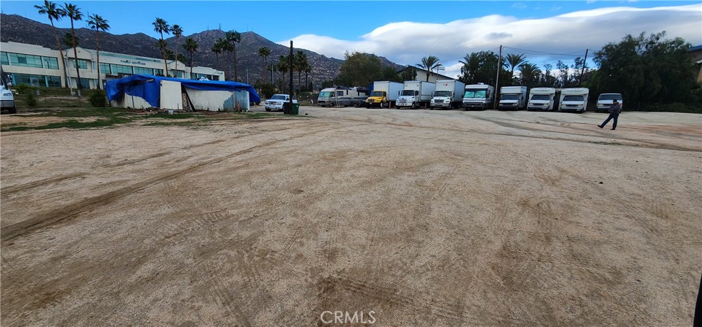21320 Box Springs Road Property Photo 11