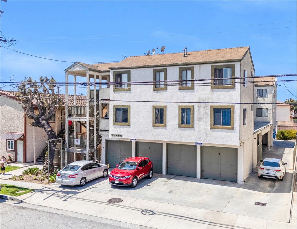 11943 Grevillea Avenue Property Photo 1