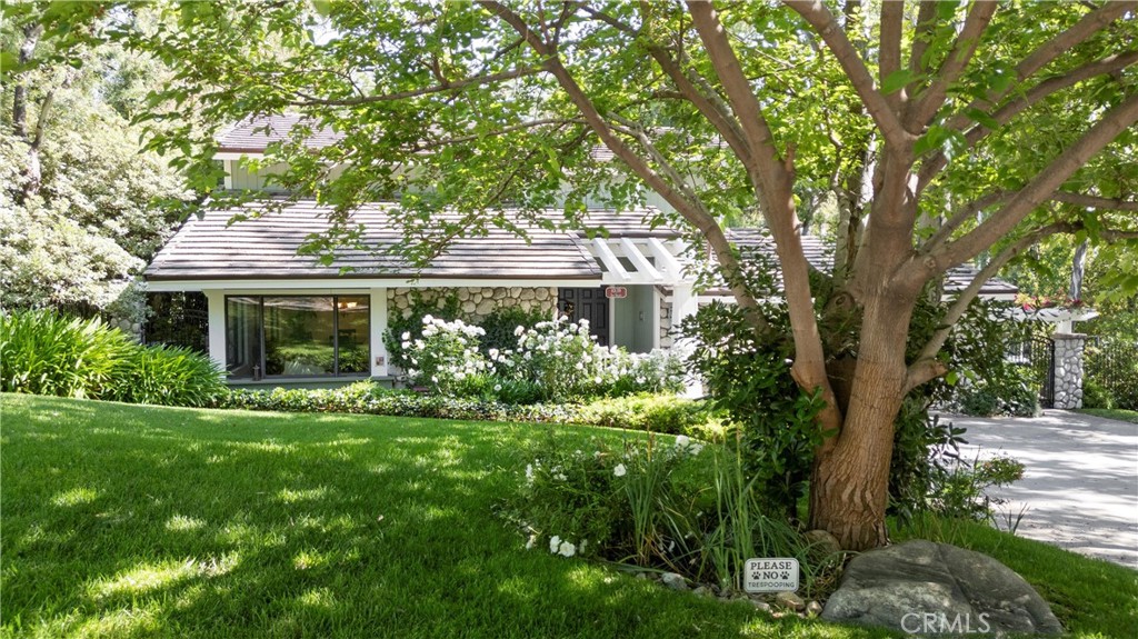 10139 Sun Valley Drive Property Photo 1