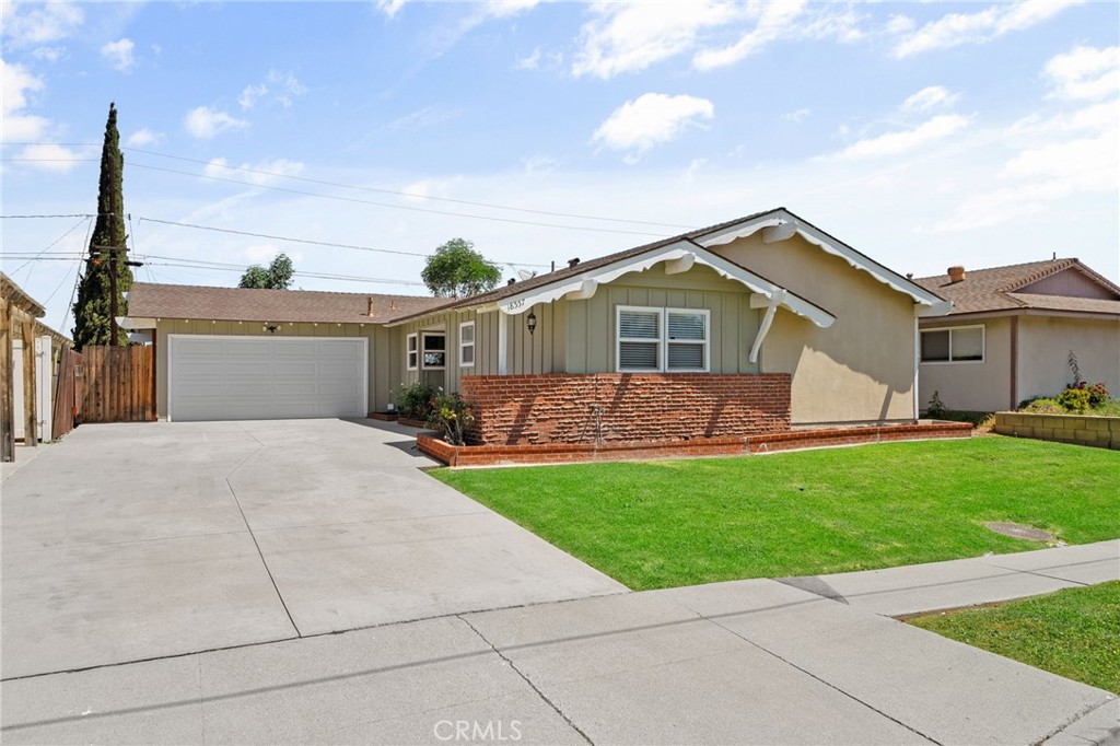 18557 Mescal Street Property Photo 1