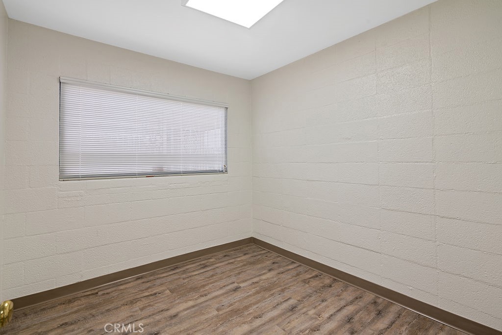 10942 Ramona Boulevard Property Photo 9