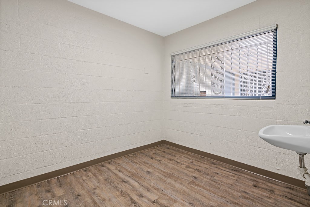 10942 Ramona Boulevard Property Photo 13