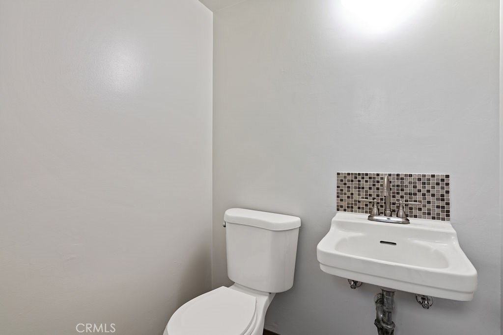 10942 Ramona Boulevard Property Photo 18