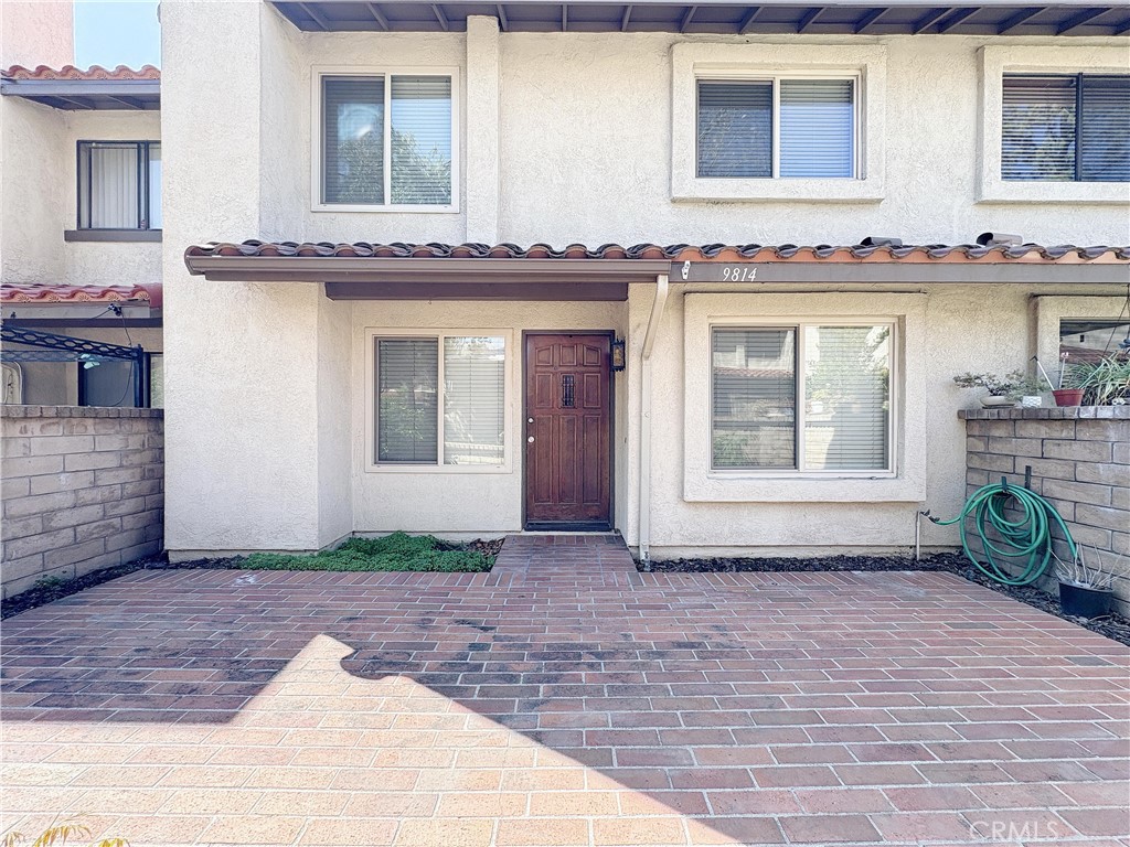 9814 Ladera Court Property Photo 1