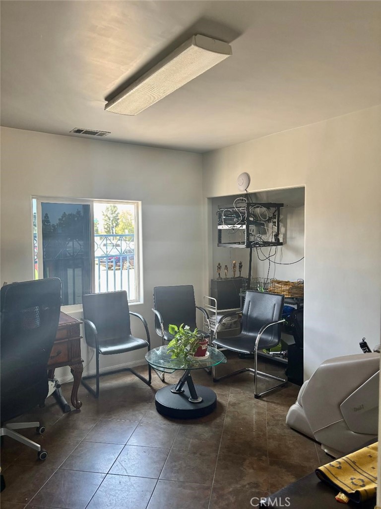 360 N Central Avenue Property Photo 16