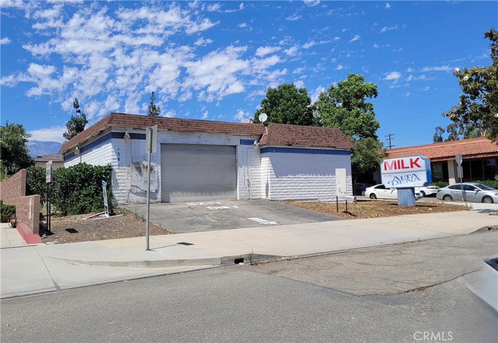 1385 W Foothill Boulevard Property Photo 1
