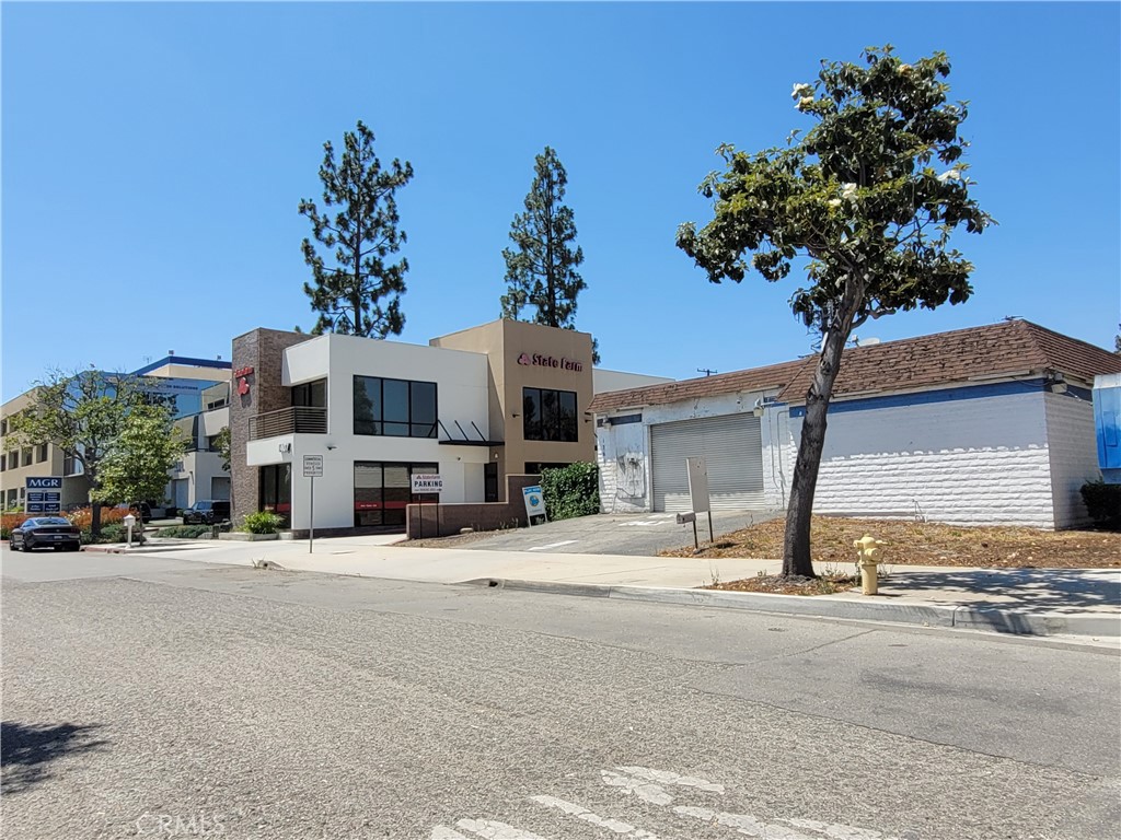 1385 W Foothill Boulevard Property Photo 2