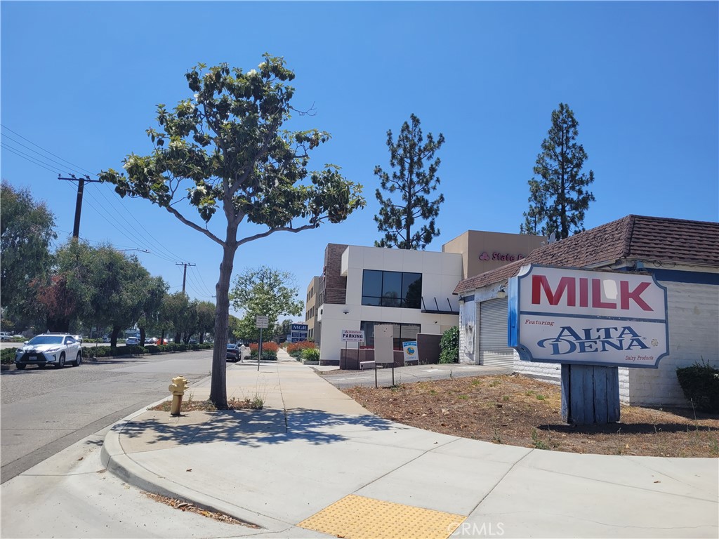 1385 W Foothill Boulevard Property Photo 4