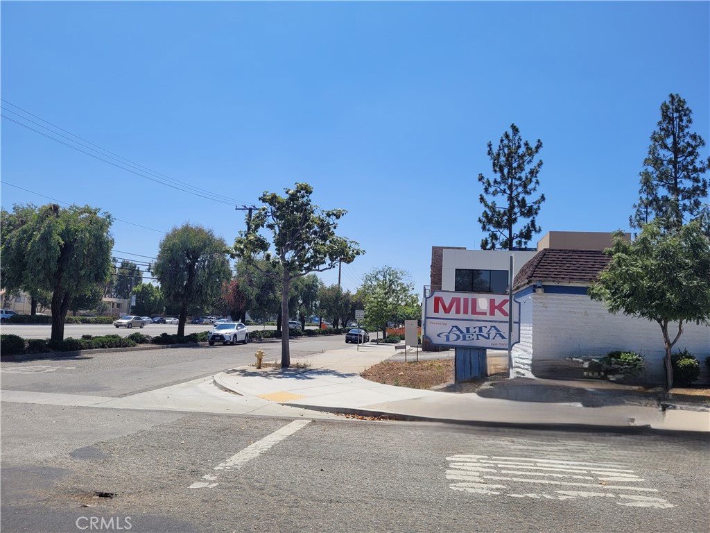 1385 W Foothill Boulevard Property Photo 5