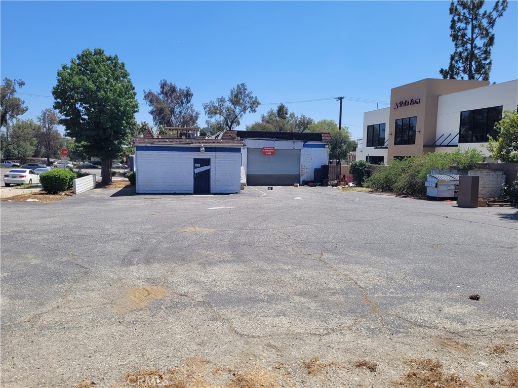 1385 W Foothill Boulevard Property Photo 13