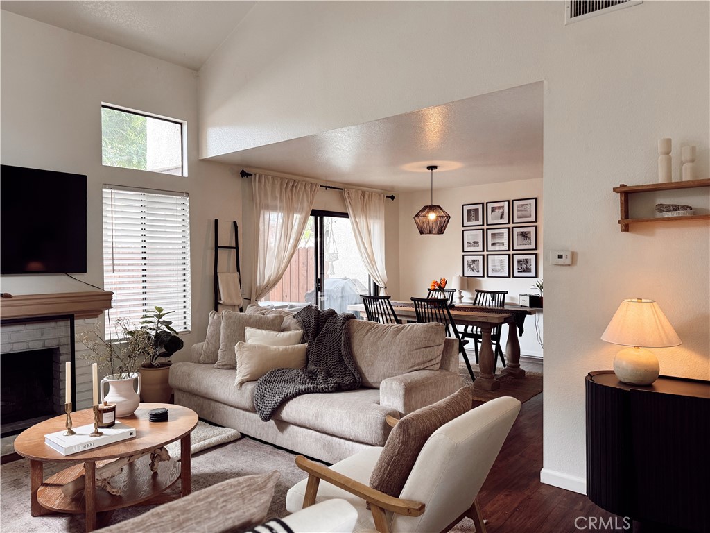 543 W Puente Street 3