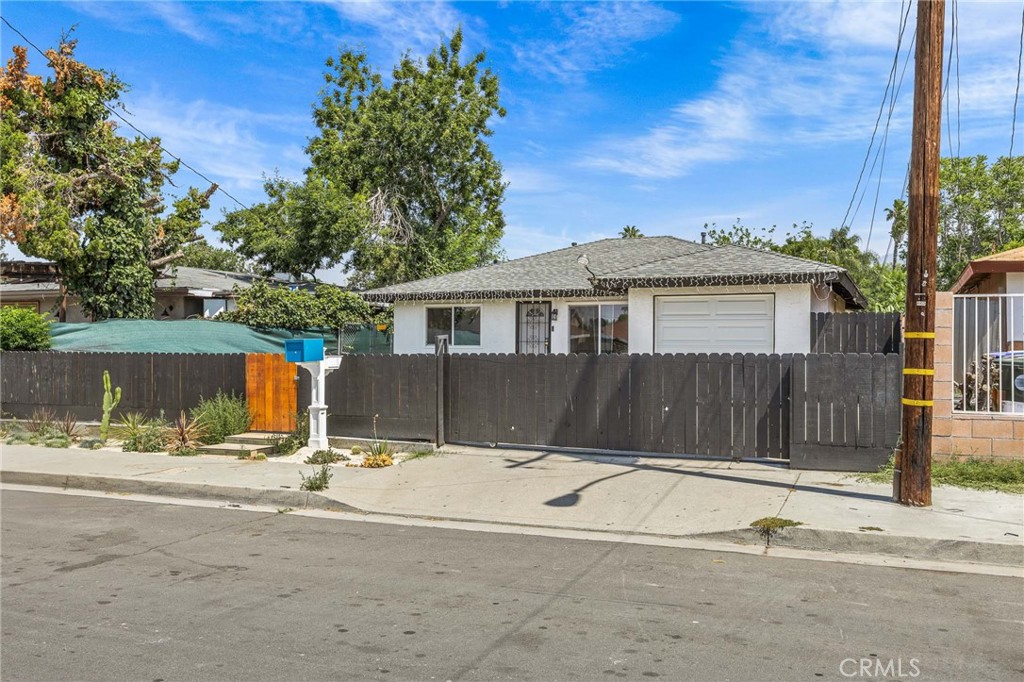 1676 W 8th Street Property Photo 1