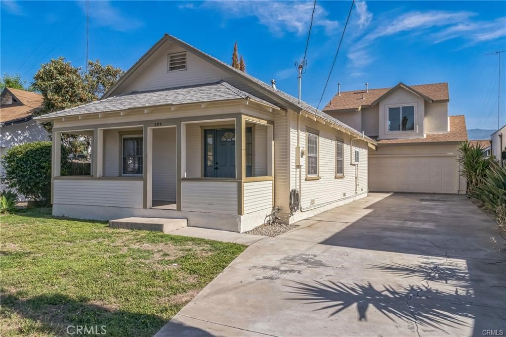 390 E 4th Street Property Photo 1