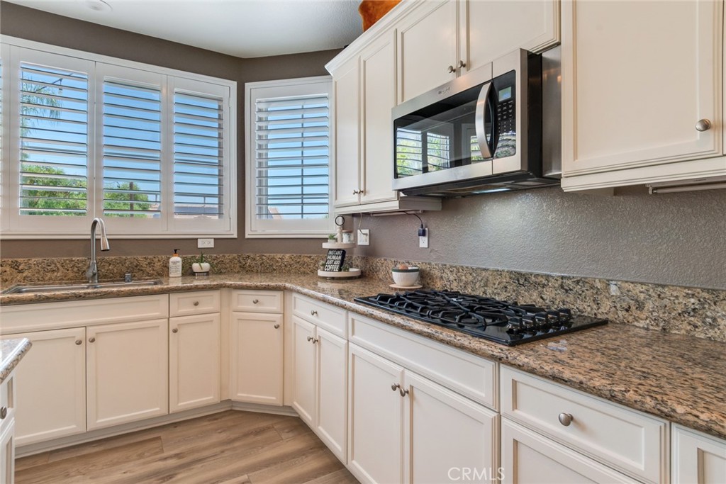 4765 Falconview Court Property Photo 14