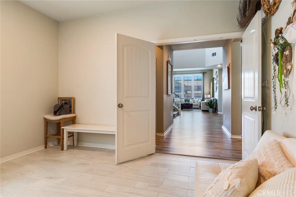 4765 Falconview Court Property Photo 28