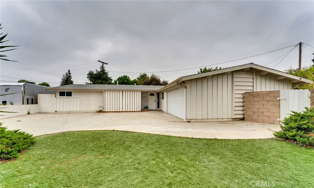 418 S Vecino Drive Property Photo 1